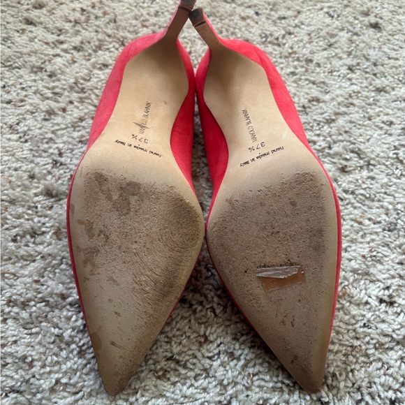 Manolo Blahnik coral suede BB heels - Picture 3 of 3